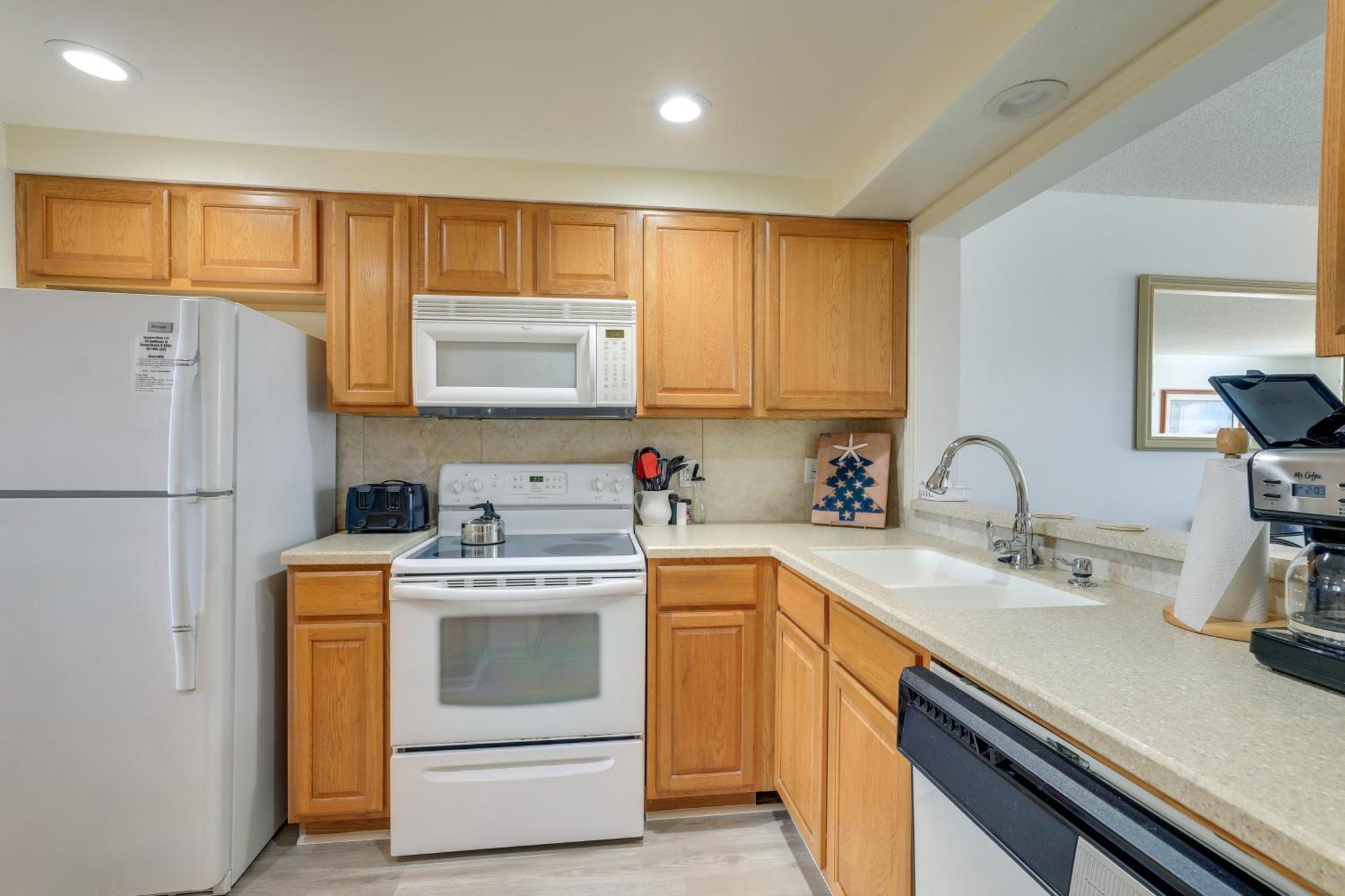 Central Cocoa Beach Condo With View, Steps To Beach! Exterior foto
